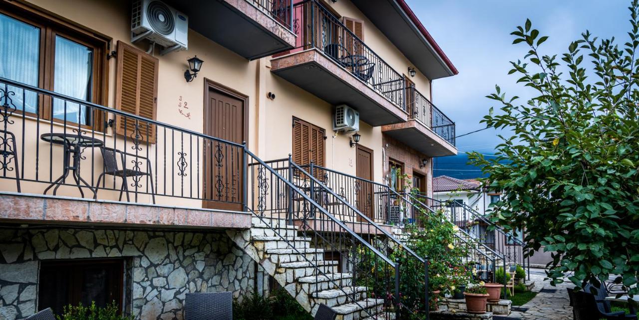Hotel Enastron Kalawrita Zewnętrze zdjęcie
