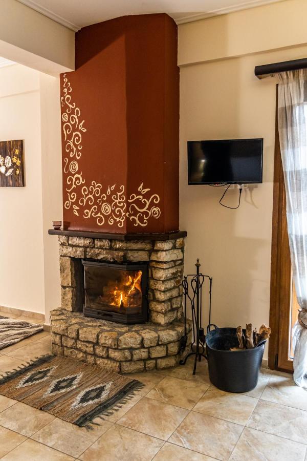 Hotel Enastron Kalawrita Zewnętrze zdjęcie